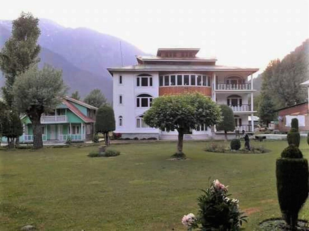 pahalgam resort and cottages