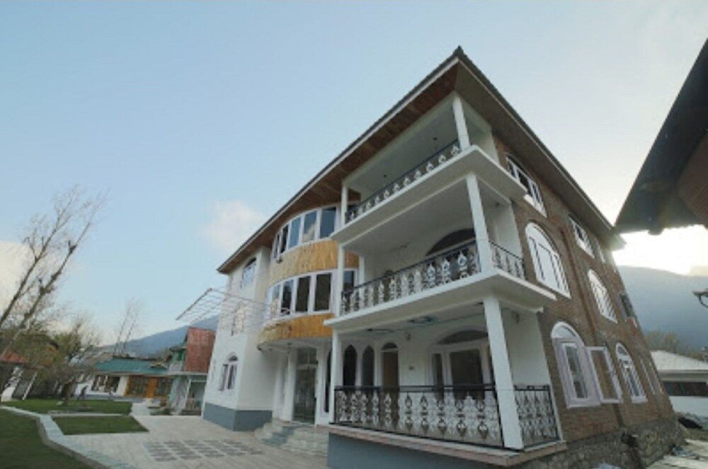 pahalgam resort and cottages