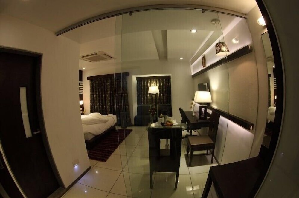 pearl hotel and banquets