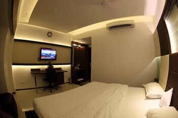 pearl hotel and banquets