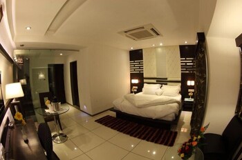 pearl hotel and banquets