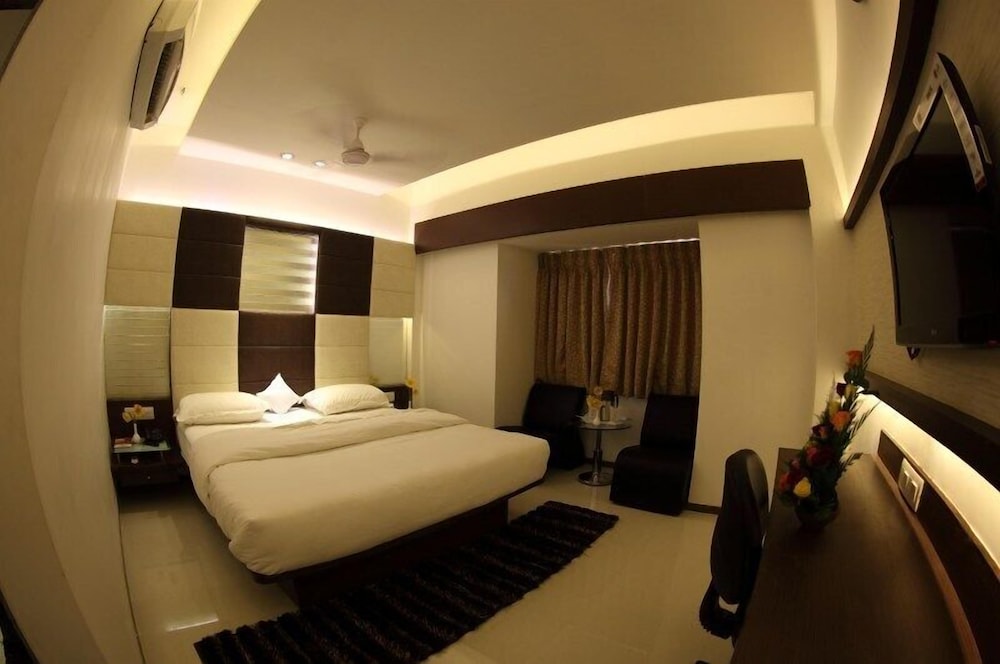 pearl hotel and banquets