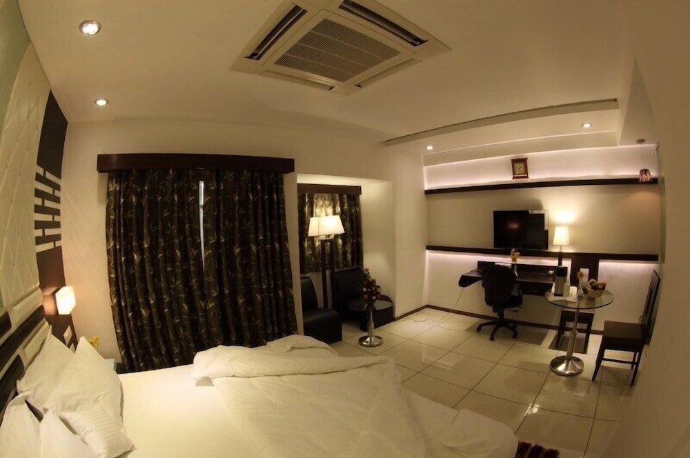 pearl hotel and banquets