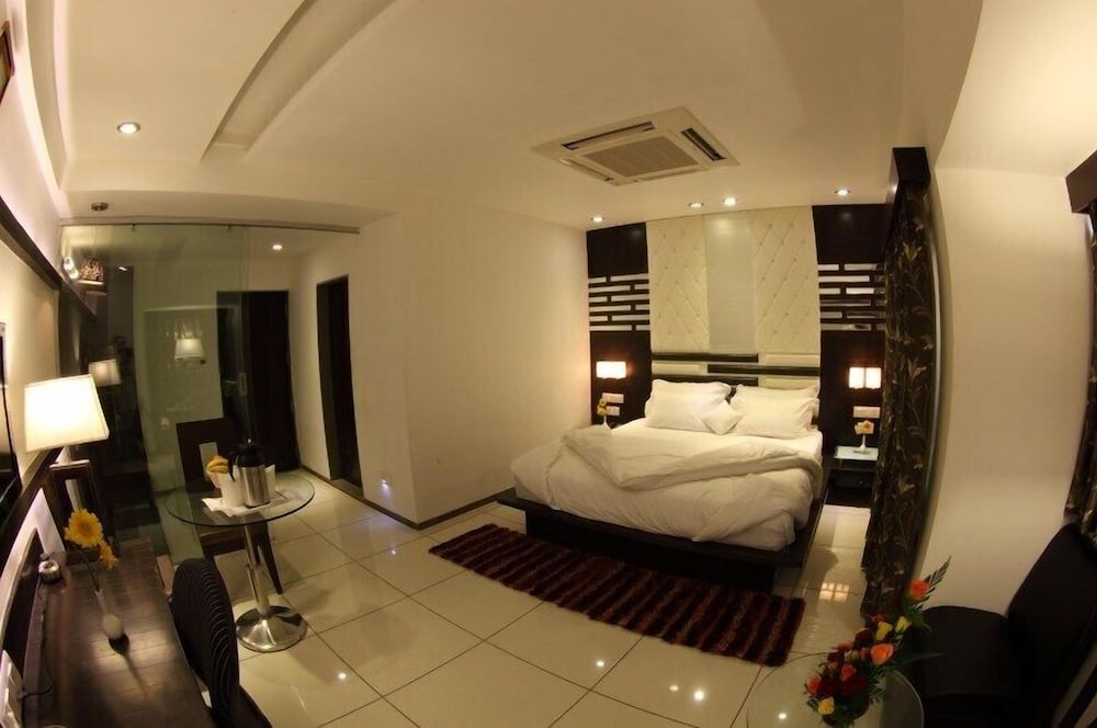 pearl hotel and banquets