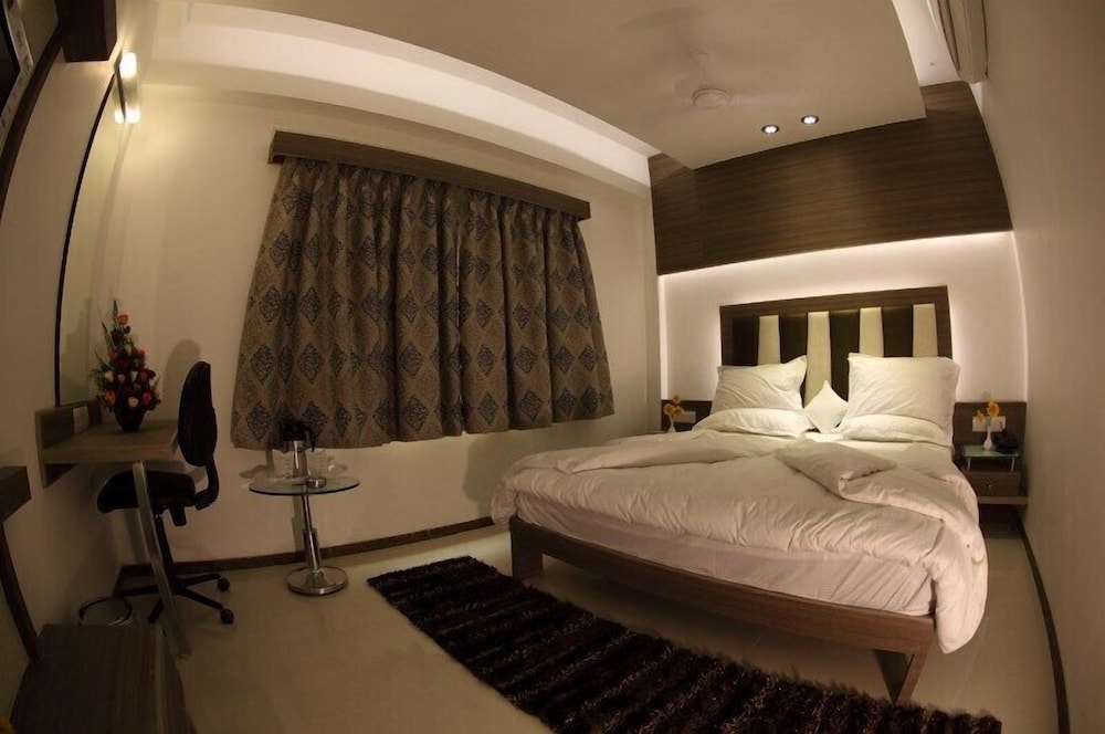 pearl hotel and banquets