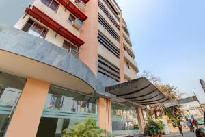 Oyo 8850 J K Regency,Pno30 Old Nagardas Rd, Gondavali Service,3 star