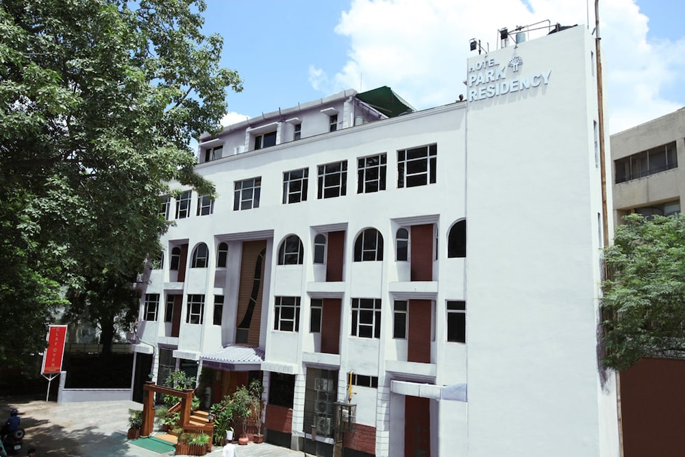 Hotel Park Residency,Green Park,3.5 star