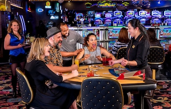 four queens hotel and casino