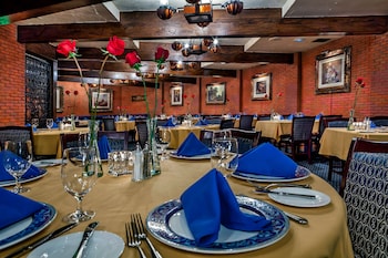 four queens hotel and casino