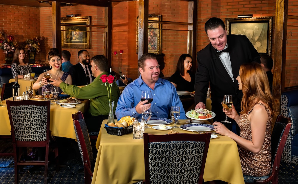 four queens hotel and casino