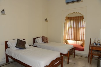 hotel harasar haveli