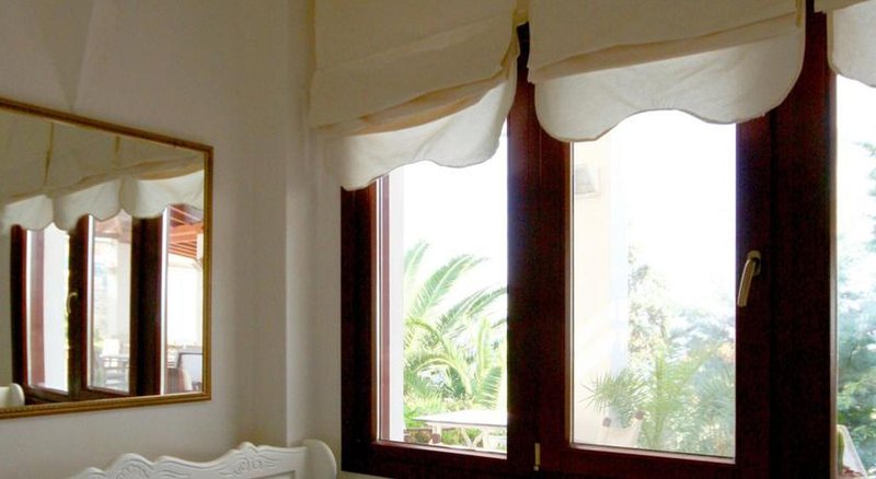 clara hotel