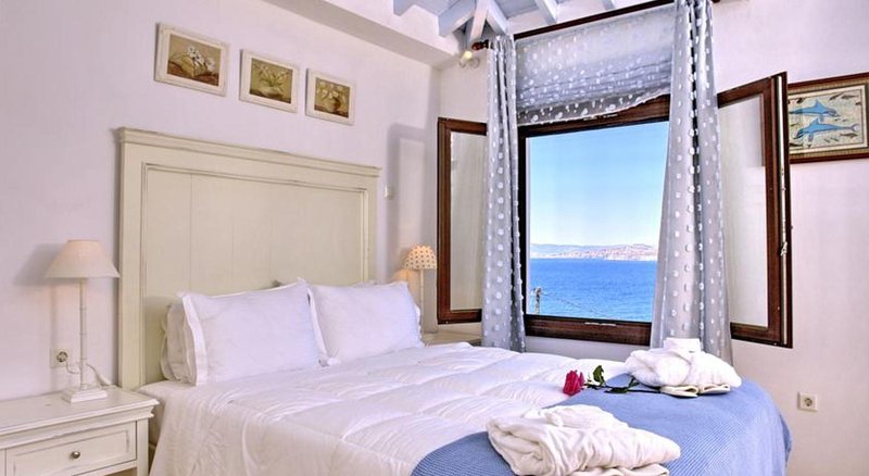 clara hotel