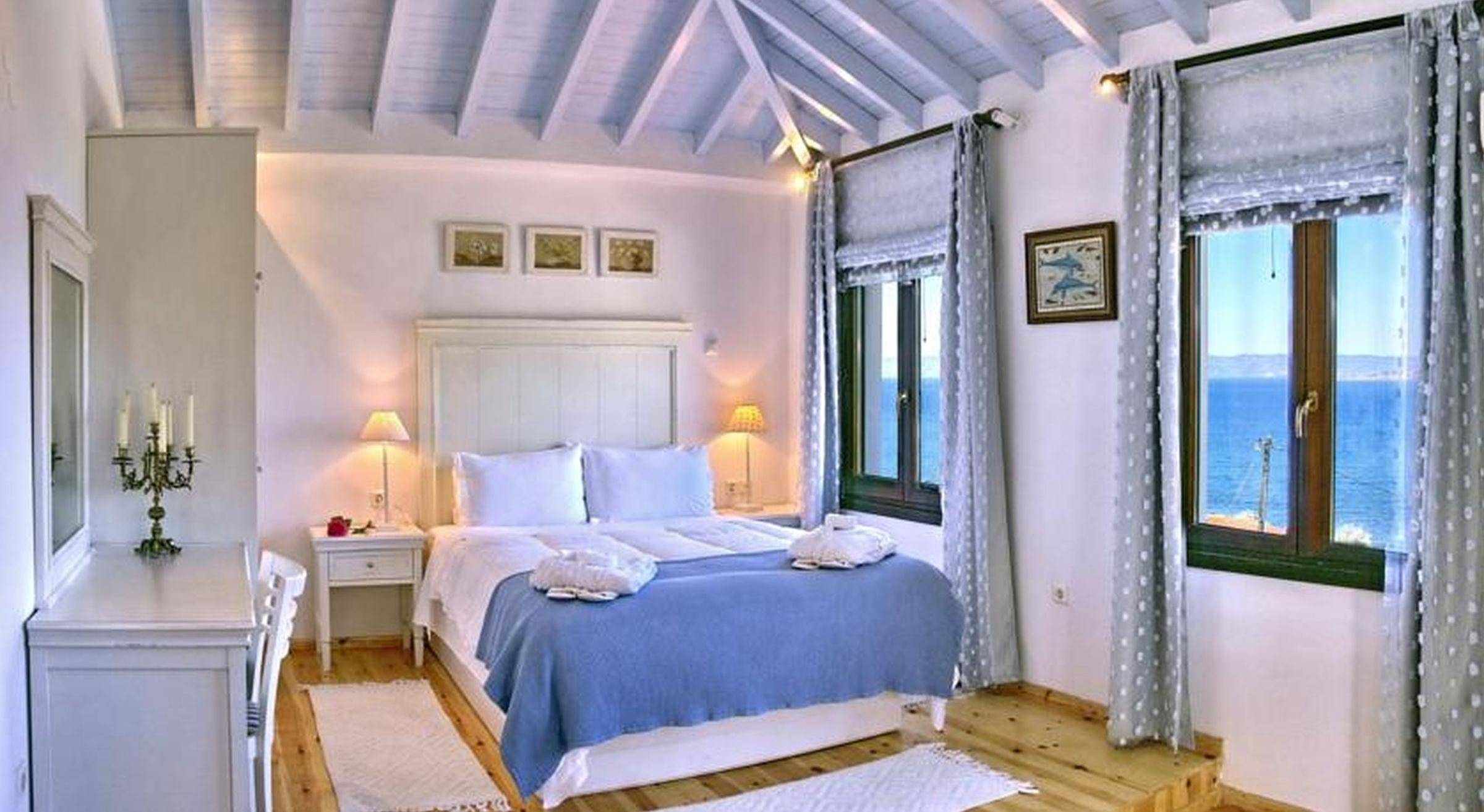 clara hotel
