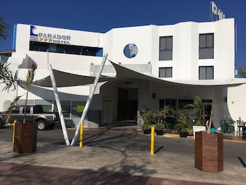 hotel parador cancun