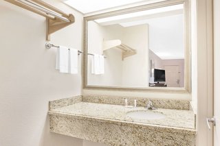 Super 8 By Wyndham Corpus Christi,Nueces>>Corpus Christi,2 star