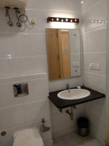 Hotel Arina Inn,Delhi>>Dariyaganj,3 star