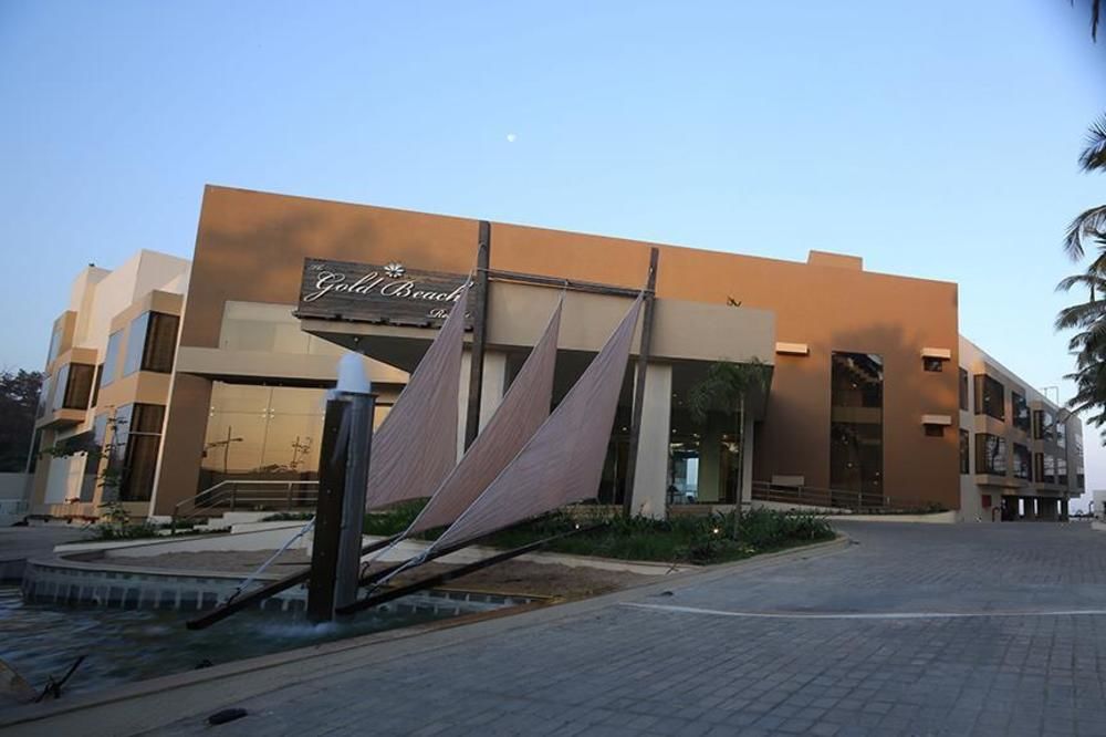 the gold beach resort