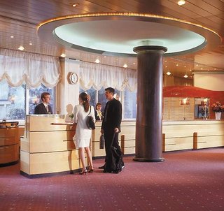 Crowne Plaza Geneva By Ihg,Cointrin>>Ain,5 star