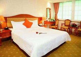 Shenzhen Kaili Hotel,No. 2027 Jiabin East Road,4 star