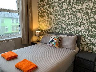 Tropics Beach Hotel,27 Dickson Road,3 star