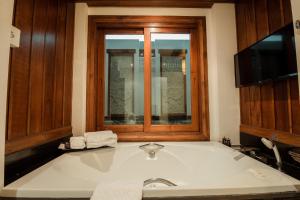Ratilanna Riverside Spa Resort,Chiang Mai>>Chang Khlan,5 star