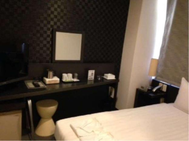 hamilton hotel black