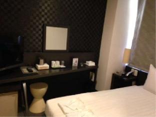 hamilton hotel black