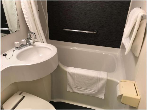 hamilton hotel black