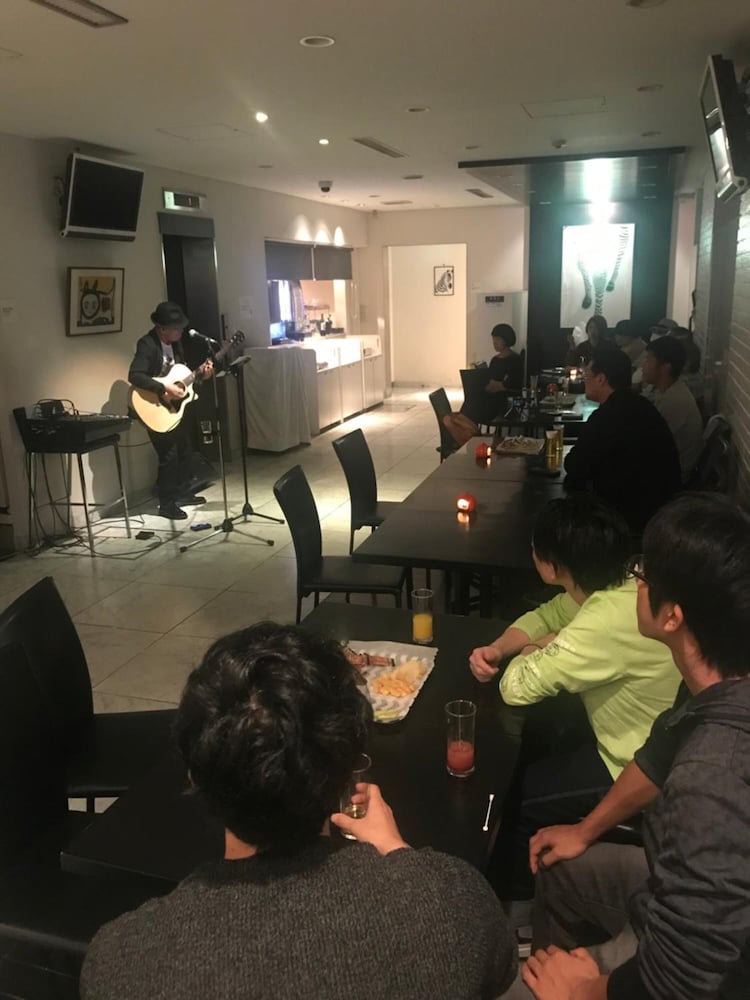 hamilton hotel black