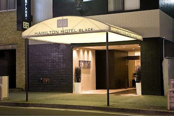 hamilton hotel black
