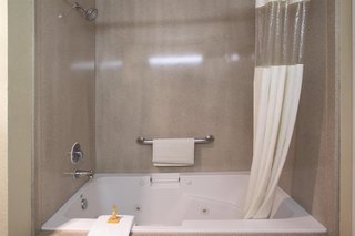 La Quinta Inn & Suites By Wyndham Albuquerque Midtown,Bernalillo>>Albuquerque,3 star