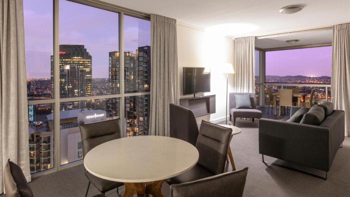 oaks brisbane festival suites