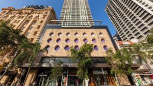 Oaks Brisbane Casino Tower Suites,Near Queen Street Mall,4 star