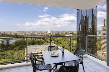 oaks brisbane on margaret suites