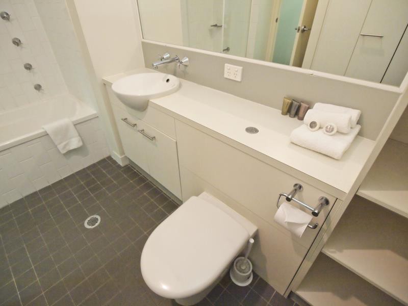 oaks brisbane on margaret suites