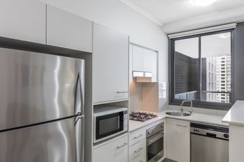oaks brisbane on margaret suites