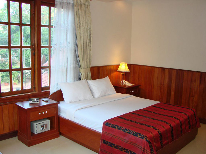 city river hotel