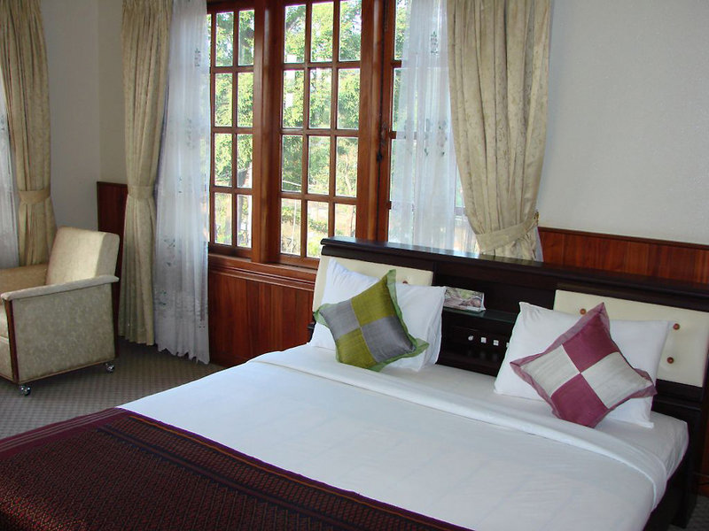city river hotel