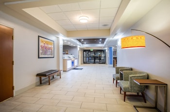 Holiday Inn Express Hotel & Suites Lewisburg By Ihg,White Sulphur Springs>>Lewisburg,3 star