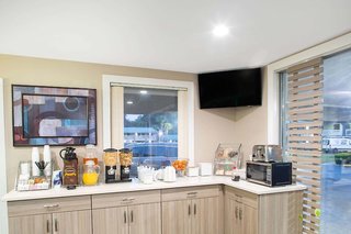 super 8 by wyndham pensacola nas area