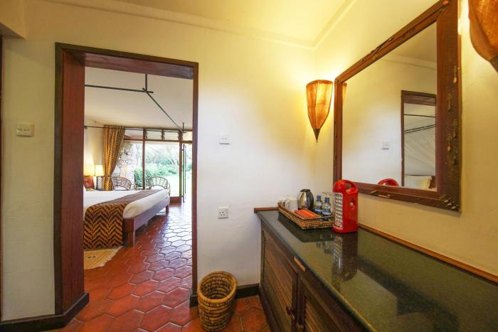 muthu keekorok lodge maasai mara narok