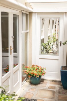 moonglow guest house