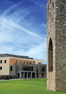trim castle hotel