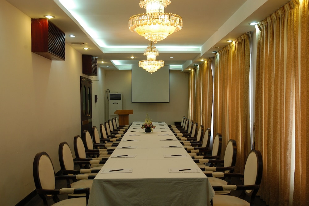 capital garden hotel