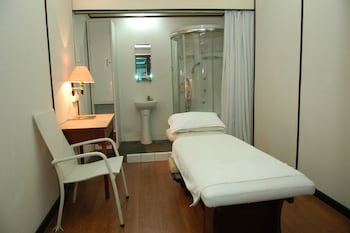 capital garden hotel