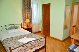 yeghevnut hotel