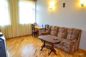 yeghevnut hotel