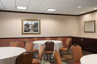 Holiday Inn Long Island-Islip Arpt East By Ihg,Farmingville>>Brookhaven,3 star