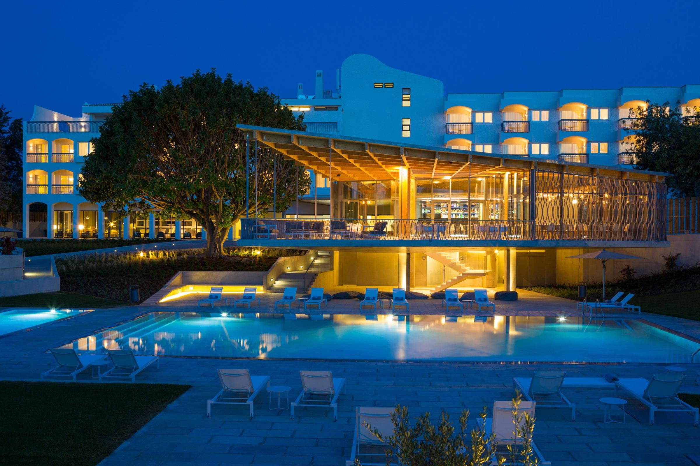 ozadi tavira hotel